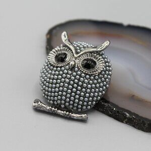 Jewelry pin brooch owl bird smart nature gray black pearls silver tone elegant